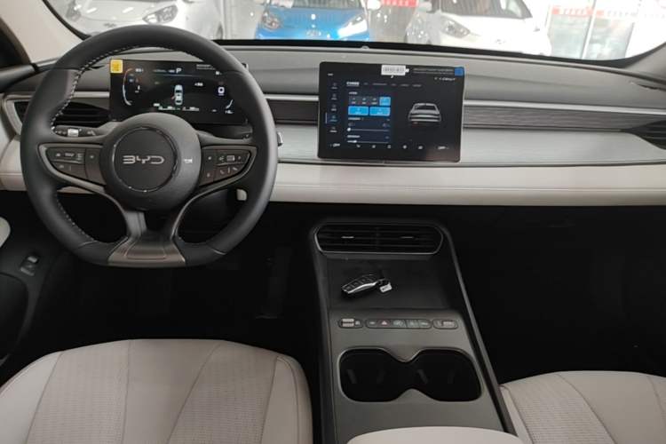 Used BYD Seal 05 DM-i 2026 DM-i 128KM Luxury Edition Audio And AC Panel