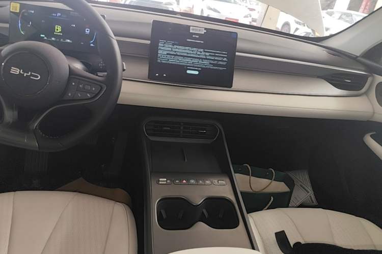 Used BYD Seal 05 DM-i 2026 DM-i 128KM Luxury Edition Audio And AC Panel