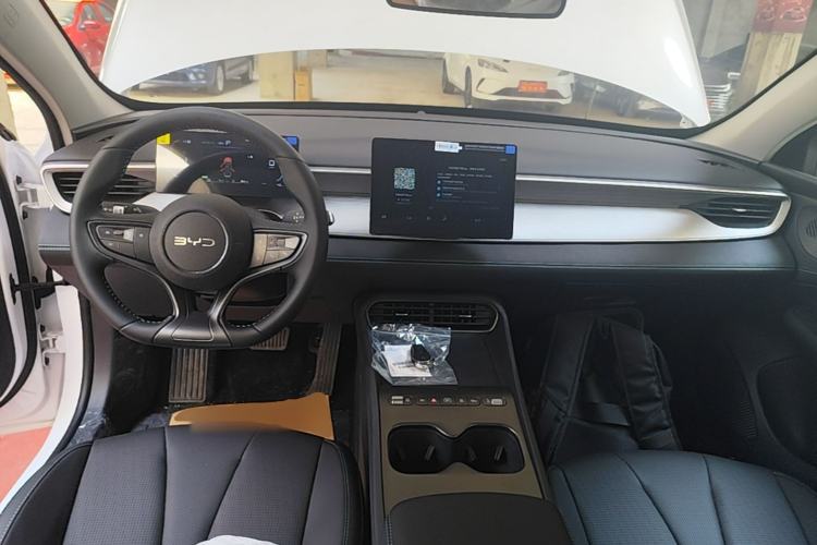Used BYD Seal 05 DM-i 2026 DM-i 128KM Luxury Edition Center Console