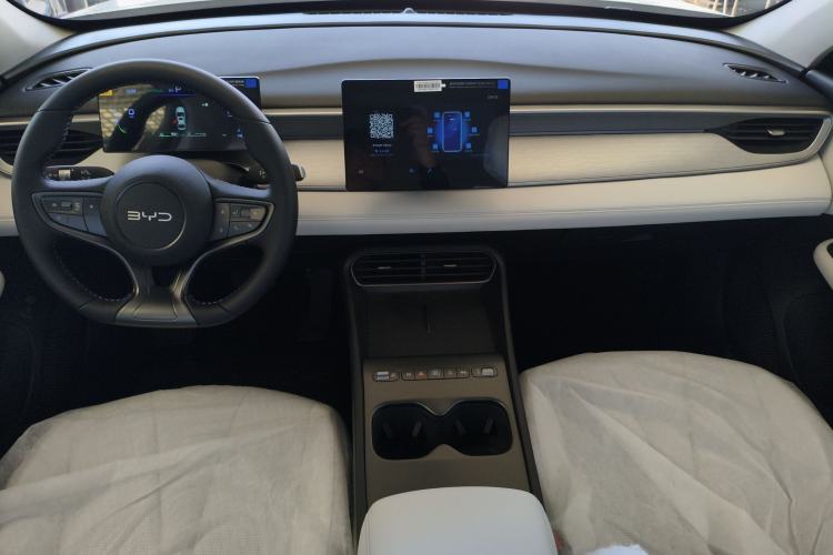 Used BYD Seal 05 DM-i 2026 DM-i 128KM Luxury Edition Center Console