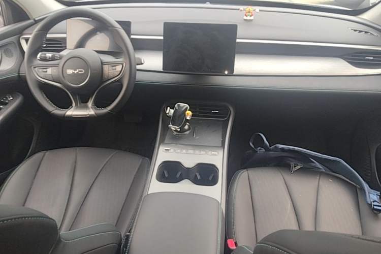 Used BYD Seal 05 DM-i 2026 DM-i 128KM Luxury Edition Center Console