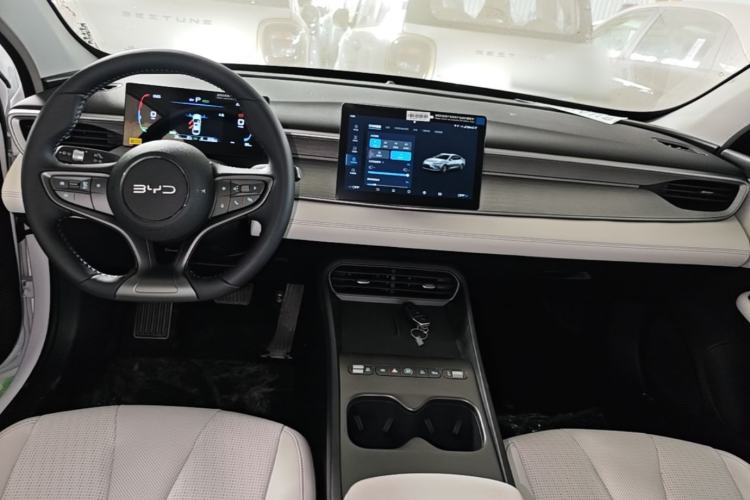 Used BYD Seal 05 DM-i 2026 DM-i 128KM Luxury Edition Center Console