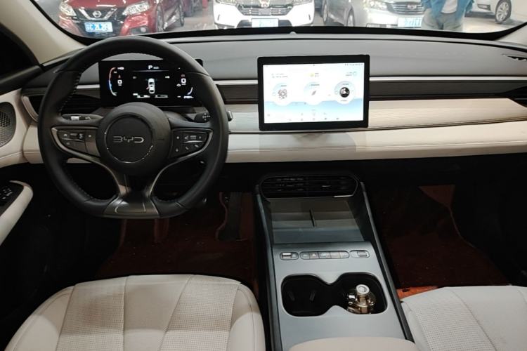 Used BYD Seal 05 DM-i 2026 DM-i 128KM Luxury Edition Center Console