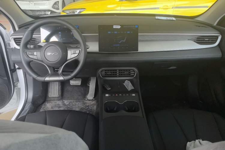 Used BYD Seal 05 DM-i 2026 DM-i 128KM Luxury Edition Center Console