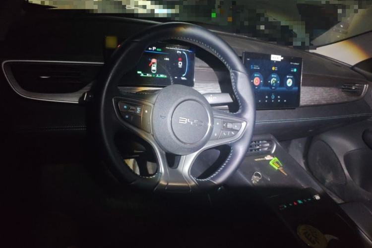 Used BYD Seal 05 DM-i 2026 Model DM-i 210KM Prestigious Version Center Console