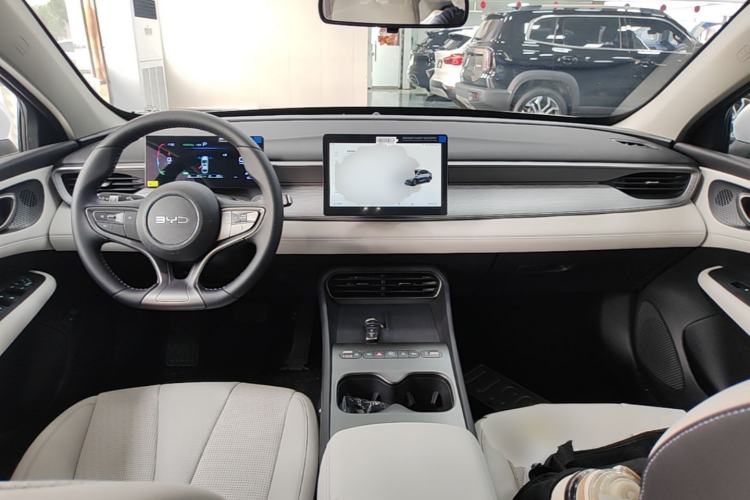 Used BYD Seal 05 DM-i 2026 DM-i 128KM Luxury Edition Center Console