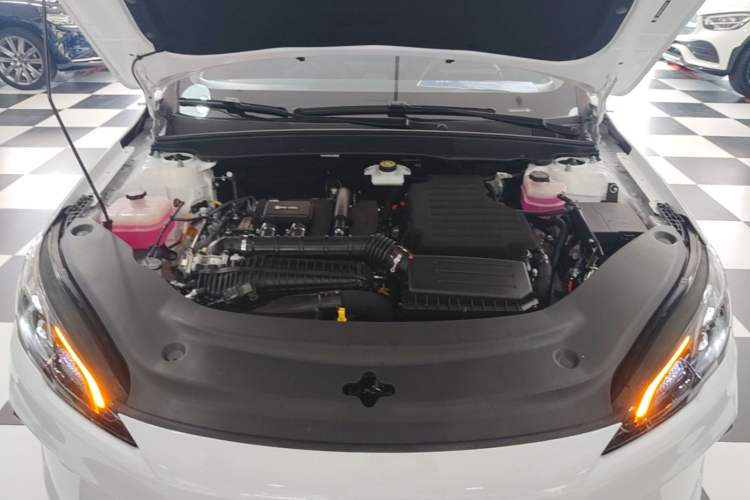 Used BYD Seal 05 DM-i 2026 Model DM-i 210KM Prestigious Version Engine Bay