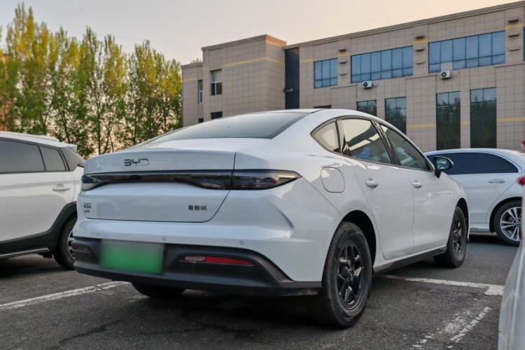 Used BYD Seal 05 DM-i 2026 DM-i 128KM Luxury Edition Exterior 4