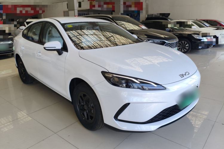 Used BYD Seal 05 DM-i 2026 DM-i 128KM Luxury Edition Front Right 45 Deg