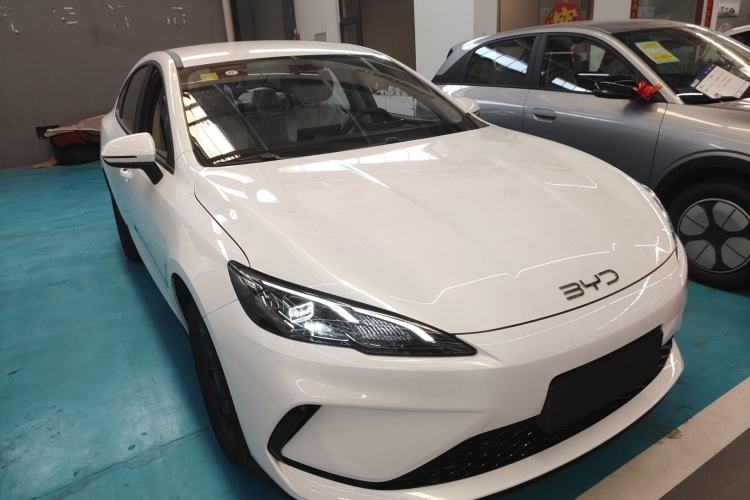 Used BYD Seal 05 DM-i 2026 DM-i 128KM Luxury Edition Front Right 45 Deg