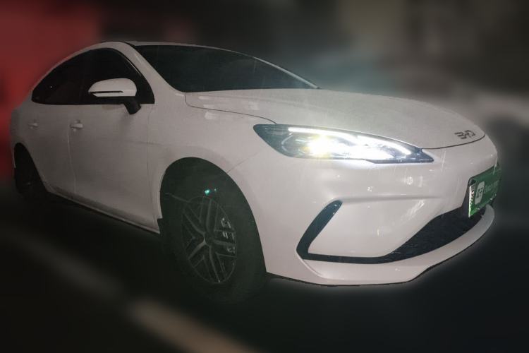 Used BYD Seal 05 DM-i 2026 Model DM-i 210KM Prestigious Version Front Right 45 Deg