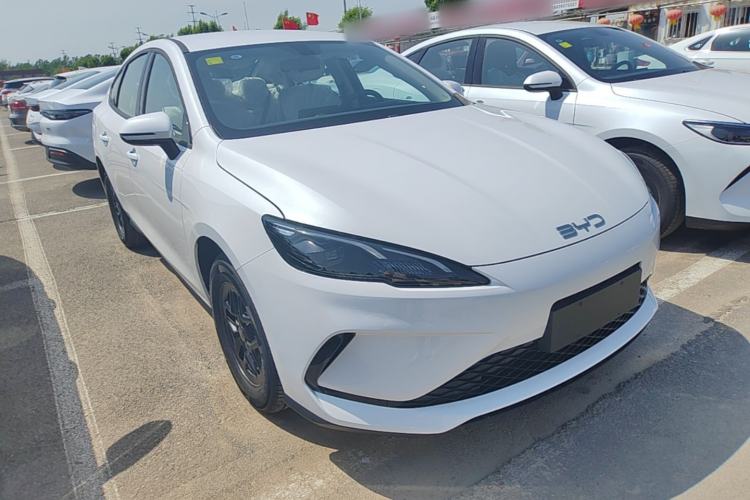 Used BYD Seal 05 DM-i 2026 DM-i 128KM Luxury Edition Front Right 45 Deg