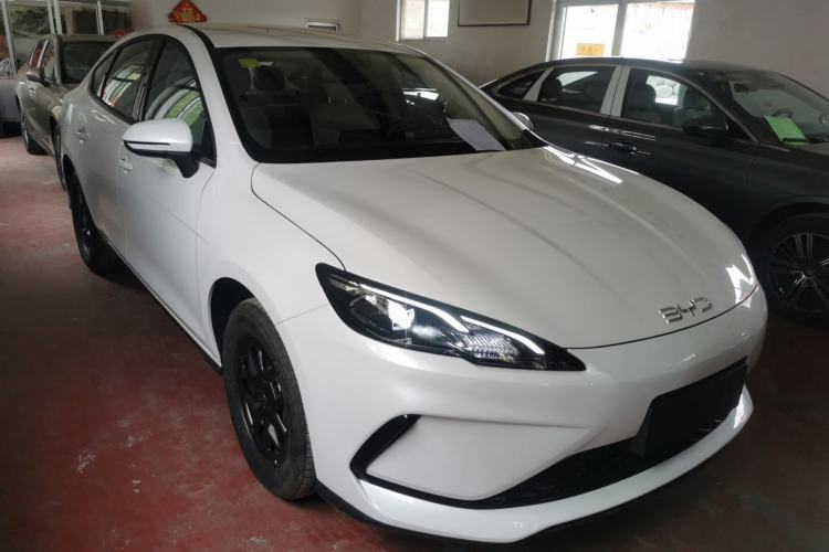 Used BYD Seal 05 DM-i 2026 DM-i 128KM Luxury Edition Front Right 45 Deg