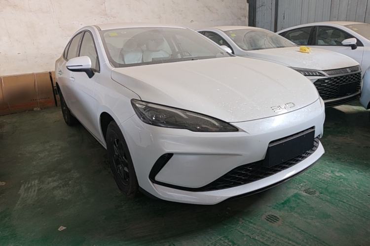 Used BYD Seal 05 DM-i 2026 DM-i 128KM Luxury Edition Front Right 45 Deg
