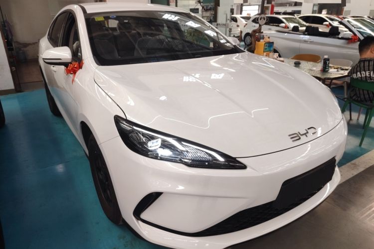 Used BYD Seal 05 DM-i 2026 DM-i 128KM Luxury Edition Front Right 45 Deg