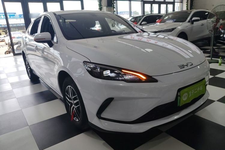 Used BYD Seal 05 DM-i 2026 Model DM-i 210KM Prestigious Version Front Right 45 Deg