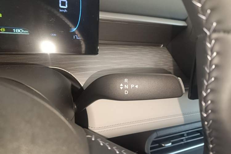 Used BYD Seal 05 DM-i 2026 DM-i 128KM Luxury Edition Gear Lever