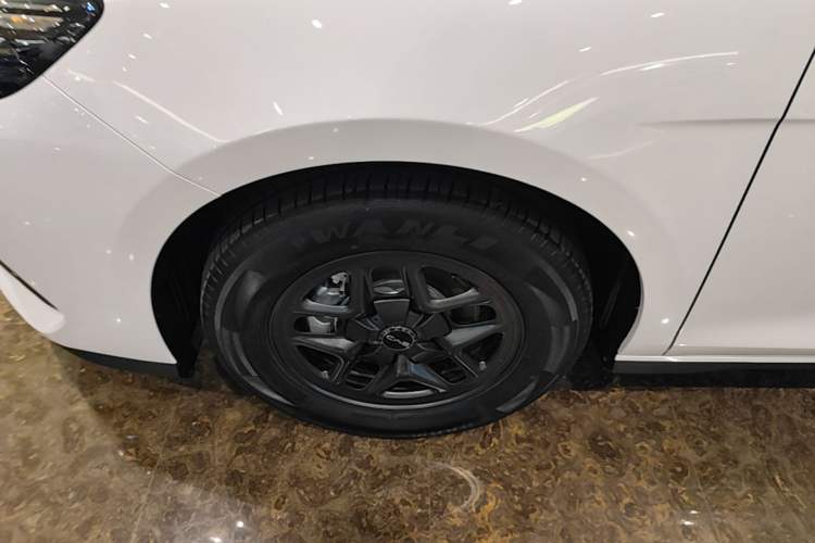 Used BYD Seal 05 DM-i 2026 DM-i 128KM Luxury Edition Left Front Wheel Hub
