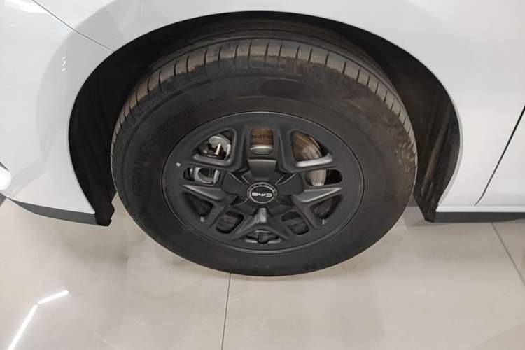 Used BYD Seal 05 DM-i 2026 DM-i 128KM Luxury Edition Left Front Wheel Hub