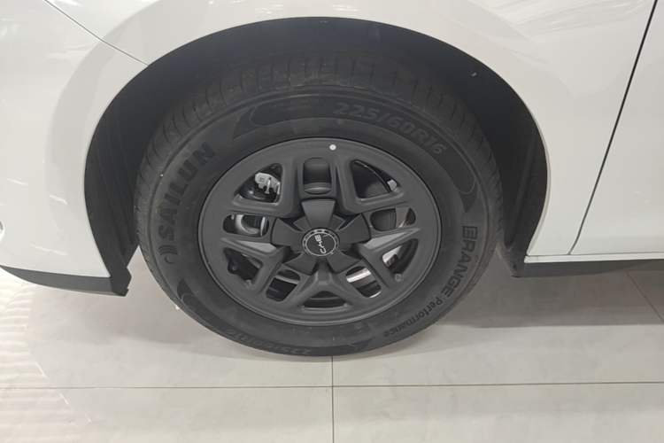 Used BYD Seal 05 DM-i 2026 DM-i 128KM Luxury Edition Left Front Wheel Hub
