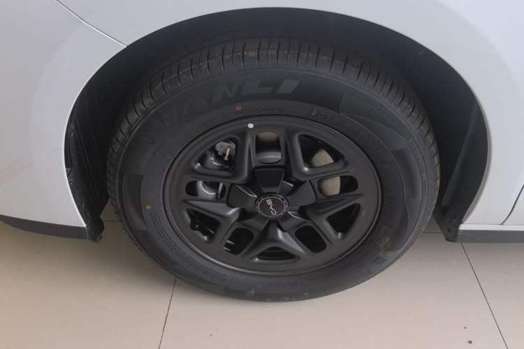 Used BYD Seal 05 DM-i 2026 DM-i 128KM Luxury Edition Left Front Wheel Hub