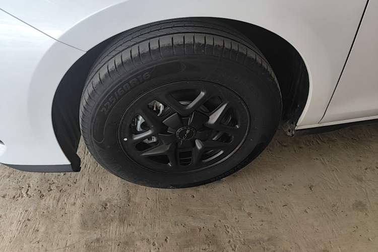Used BYD Seal 05 DM-i 2026 DM-i 128KM Luxury Edition Left Front Wheel Hub