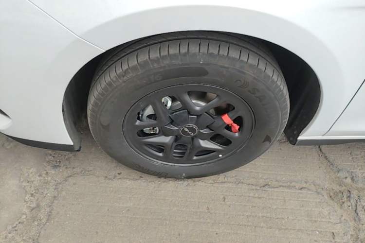 Used BYD Seal 05 DM-i 2026 DM-i 128KM Luxury Edition Left Front Wheel Hub