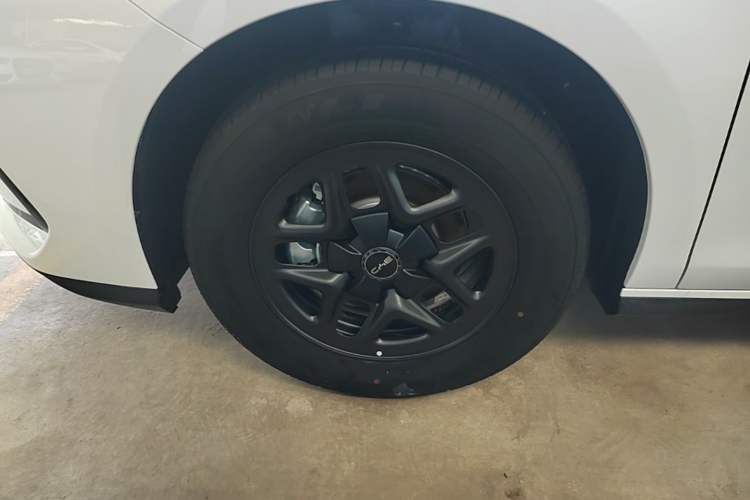 Used BYD Seal 05 DM-i 2026 DM-i 128KM Luxury Edition Left Front Wheel Hub