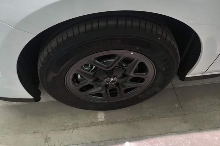 Used BYD Seal 05 DM-i 2026 DM-i 128KM Luxury Edition Left Front Wheel Hub