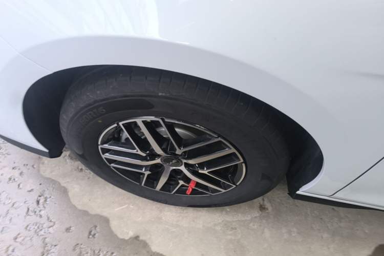 Used BYD Seal 05 DM-i 2026 Model DM-i 210KM Prestigious Version Left Front Wheel Hub