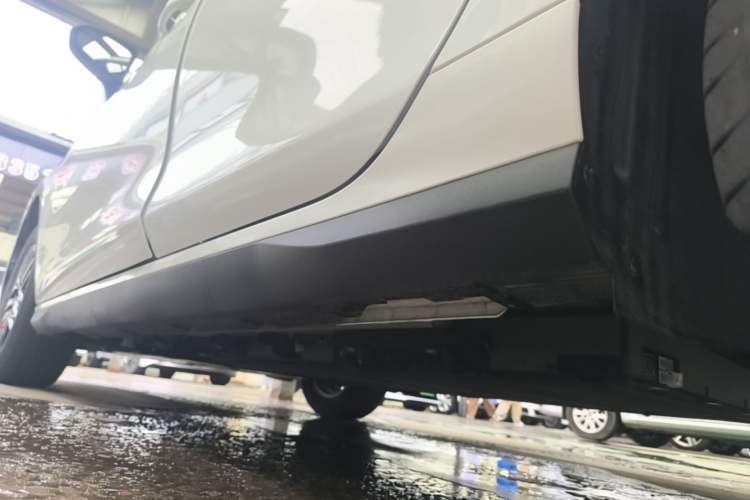 Used BYD Seal 05 DM-i 2026 Model DM-i 210KM Prestigious Version Left Side Sill