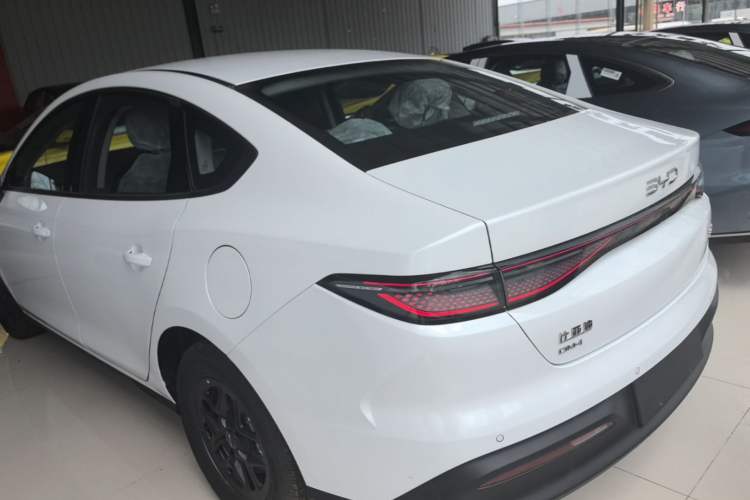 Used BYD Seal 05 DM-i 2026 DM-i 128KM Luxury Edition Rear Left 45 Deg