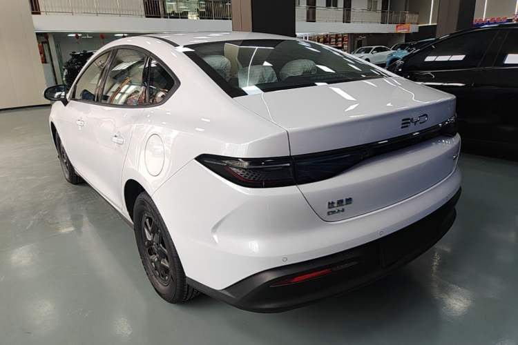 Used BYD Seal 05 DM-i 2026 DM-i 128KM Luxury Edition Rear Left 45 Deg