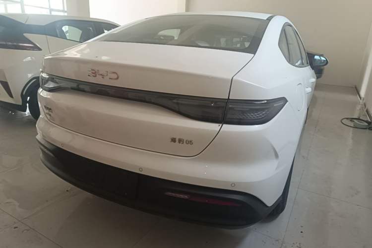 Used BYD Seal 05 DM-i 2026 DM-i 128KM Luxury Edition Rear Right 45 Deg