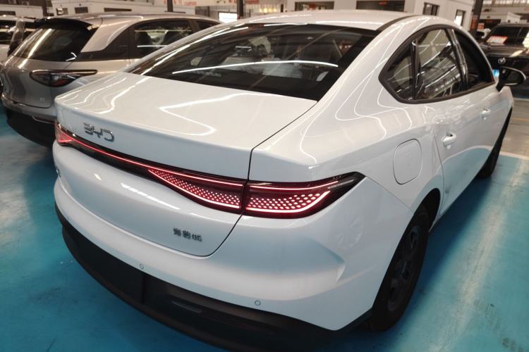 Used BYD Seal 05 DM-i 2026 DM-i 128KM Luxury Edition Rear Right 45 Deg