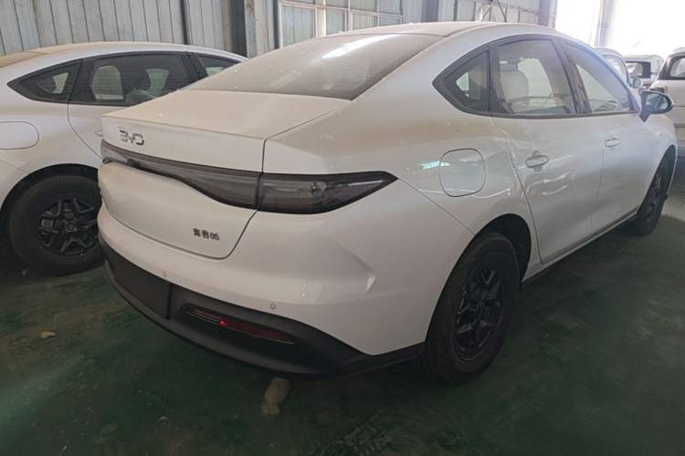 Used BYD Seal 05 DM-i 2026 DM-i 128KM Luxury Edition Rear Right 45 Deg