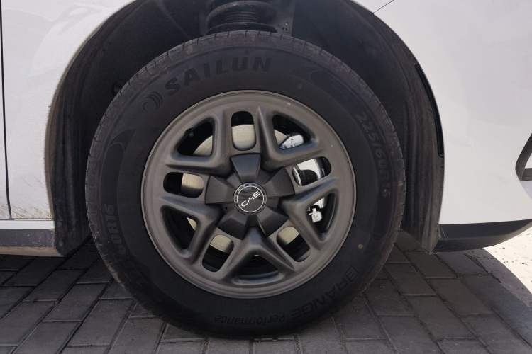 Used BYD Seal 05 DM-i 2026 DM-i 128KM Luxury Edition Right Front Wheel Hub