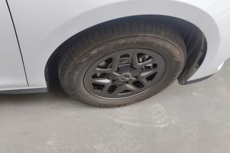 Used BYD Seal 05 DM-i 2026 DM-i 128KM Luxury Edition Right Front Wheel Hub
