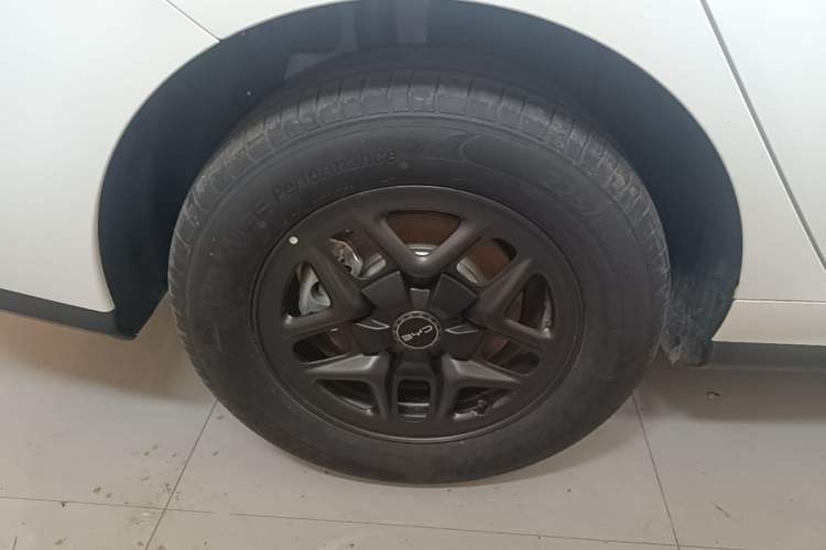 Used BYD Seal 05 DM-i 2026 DM-i 128KM Luxury Edition Right Rear Wheel Hub
