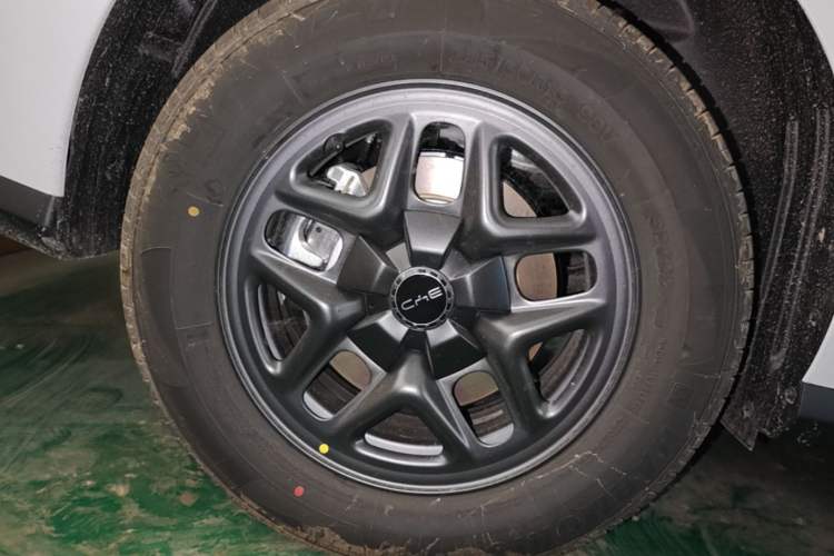 Used BYD Seal 05 DM-i 2026 DM-i 128KM Luxury Edition Right Rear Wheel Hub