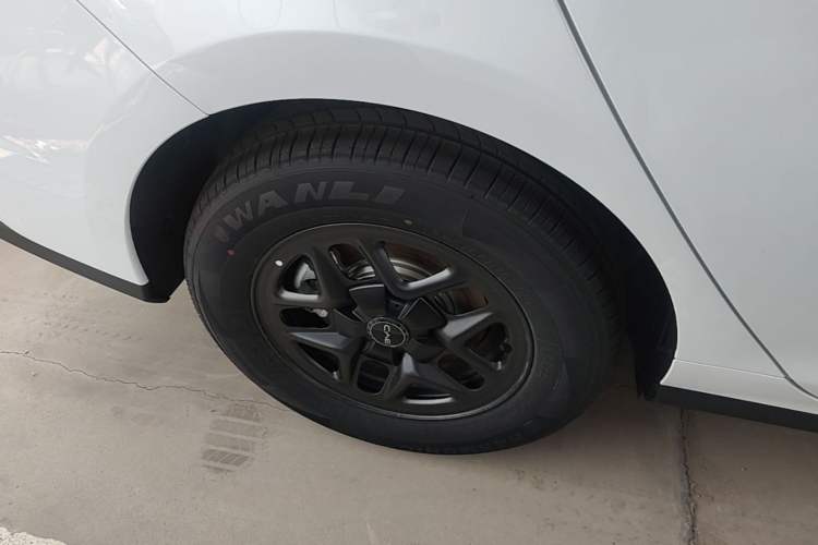 Used BYD Seal 05 DM-i 2026 DM-i 128KM Luxury Edition Right Rear Wheel Hub
