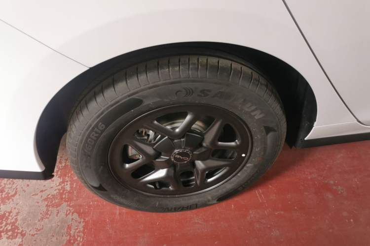 Used BYD Seal 05 DM-i 2026 DM-i 128KM Luxury Edition Right Rear Wheel Hub
