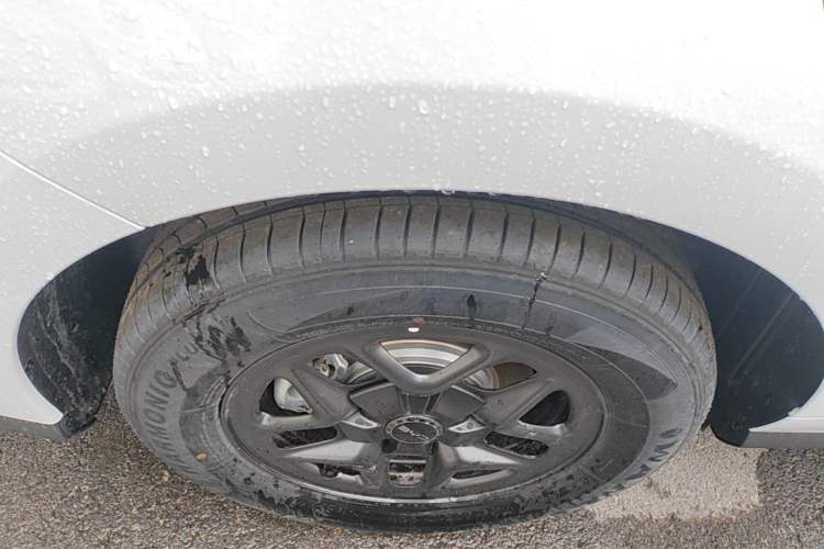 Used BYD Seal 05 DM-i 2026 DM-i 128KM Luxury Edition Right Rear Wheel Hub
