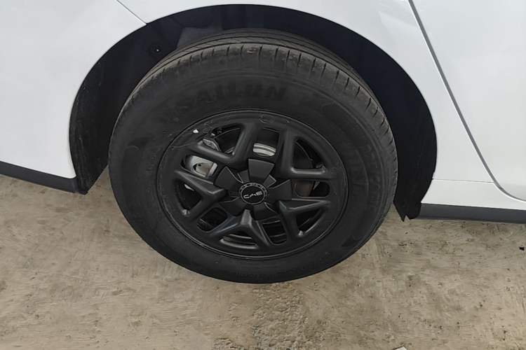 Used BYD Seal 05 DM-i 2026 DM-i 128KM Luxury Edition Right Rear Wheel Hub