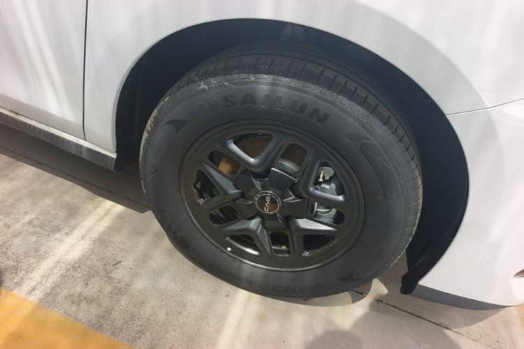 Used BYD Seal 05 DM-i 2026 DM-i 128KM Luxury Edition Right Rear Wheel Hub