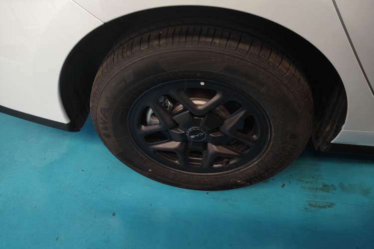 Used BYD Seal 05 DM-i 2026 DM-i 128KM Luxury Edition Right Rear Wheel Hub