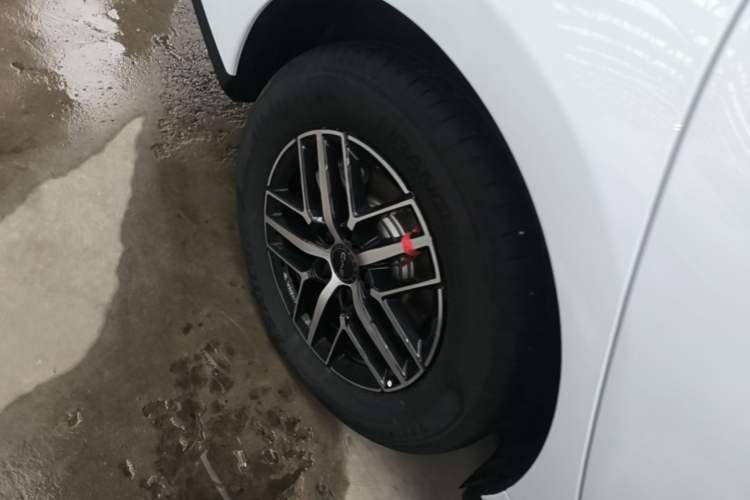 Used BYD Seal 05 DM-i 2026 Model DM-i 210KM Prestigious Version Right Rear Wheel Hub