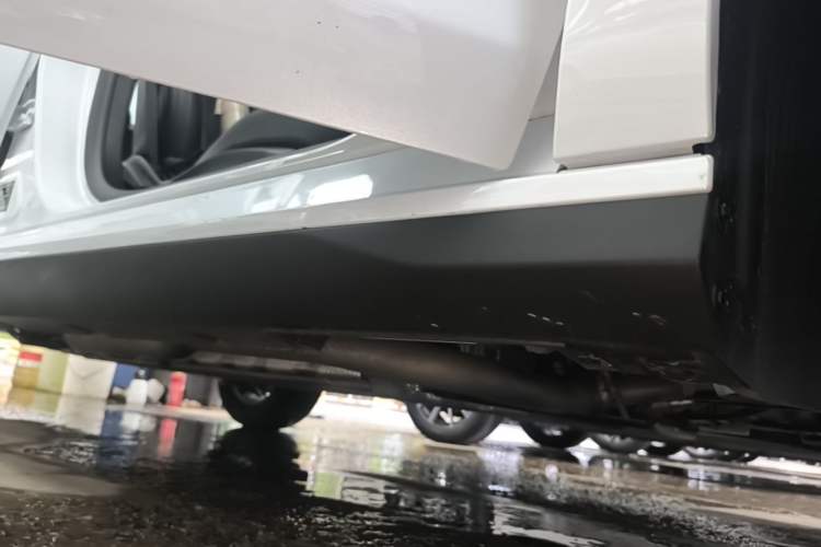 Used BYD Seal 05 DM-i 2026 Model DM-i 210KM Prestigious Version Right Side Sill