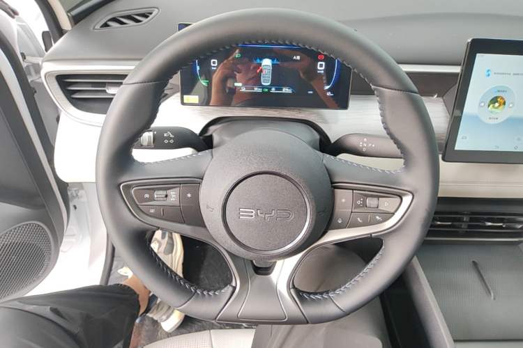 Used BYD Seal 05 DM-i 2026 DM-i 128KM Luxury Edition Steering Wheel