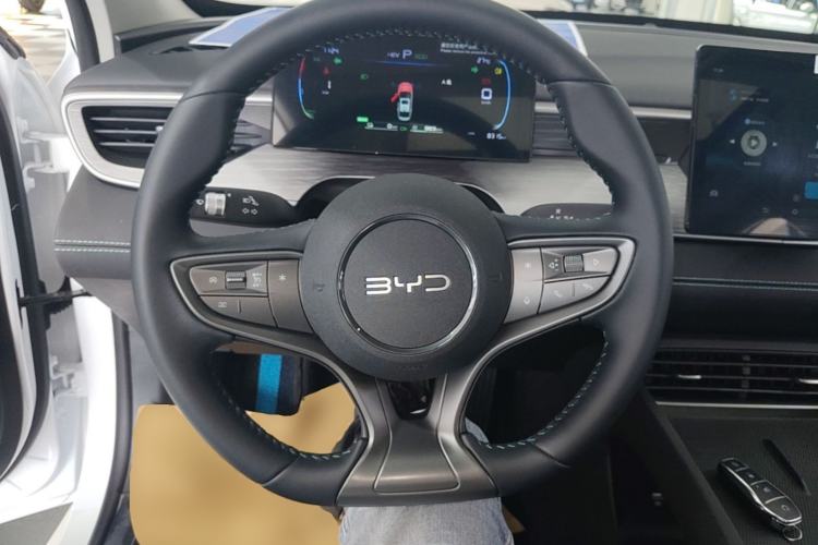 Used BYD Seal 05 DM-i 2026 Model DM-i 210KM Prestigious Version Steering Wheel